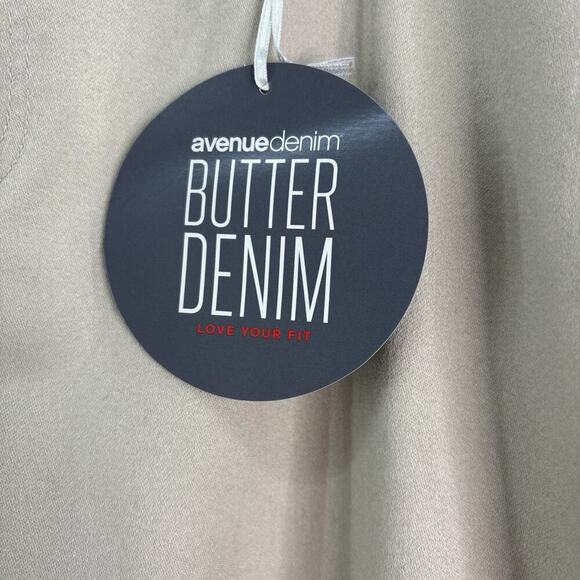 Avenue Women’s Plus Size 24 Khaki Butter Denim Capri Pull On Pants NWT Comfort - Picture 5 of 8